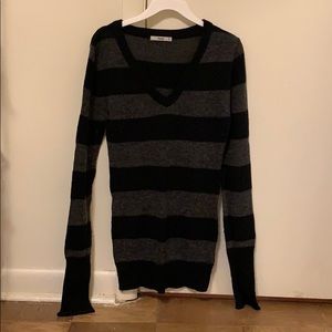Papaya Medium V neck sweater